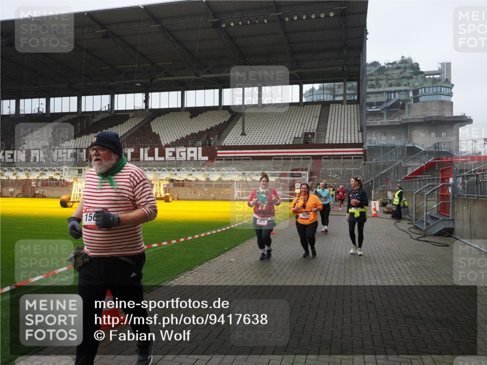 07.12.2025 - St. Pauli X-Mass-Run No. 15 Fabian Wolf http://msf.ph/oto/9417638 07.12.2025 11:19:38 Ziel 367, 373, 797, 1336, 1343, 1563, 2062 meine-sportfotos.de