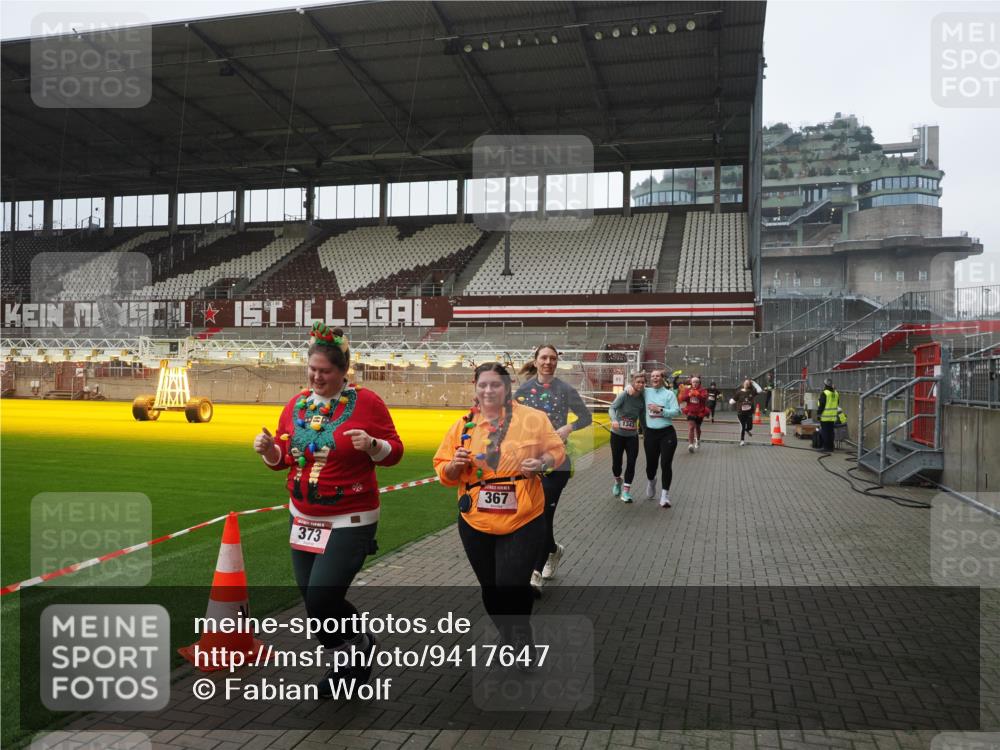 07.12.2025 - St. Pauli X-Mass-Run No. 15 Fabian Wolf http://msf.ph/oto/9417647 07.12.2025 11:19:41 Ziel 367, 373, 797, 1336, 1343, 1563, 2217, 3160 meine-sportfotos.de
