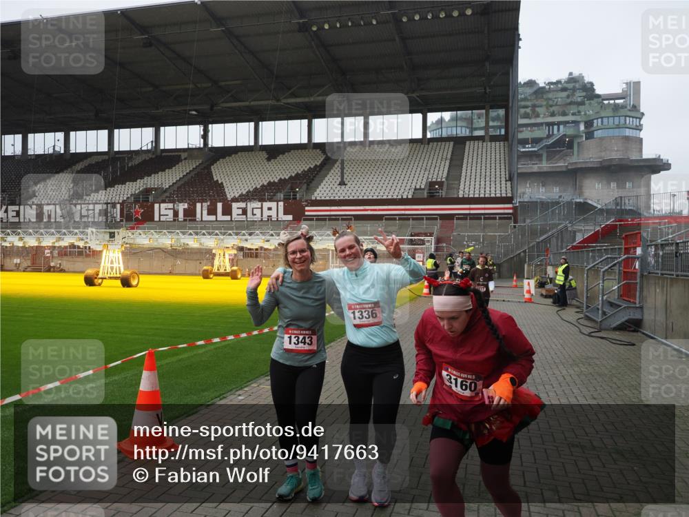 07.12.2025 - St. Pauli X-Mass-Run No. 15 Fabian Wolf http://msf.ph/oto/9417663 07.12.2025 11:19:46 Ziel 367, 373, 1336, 1343, 2217, 2581, 3075, 3160, 3822, 3823 meine-sportfotos.de