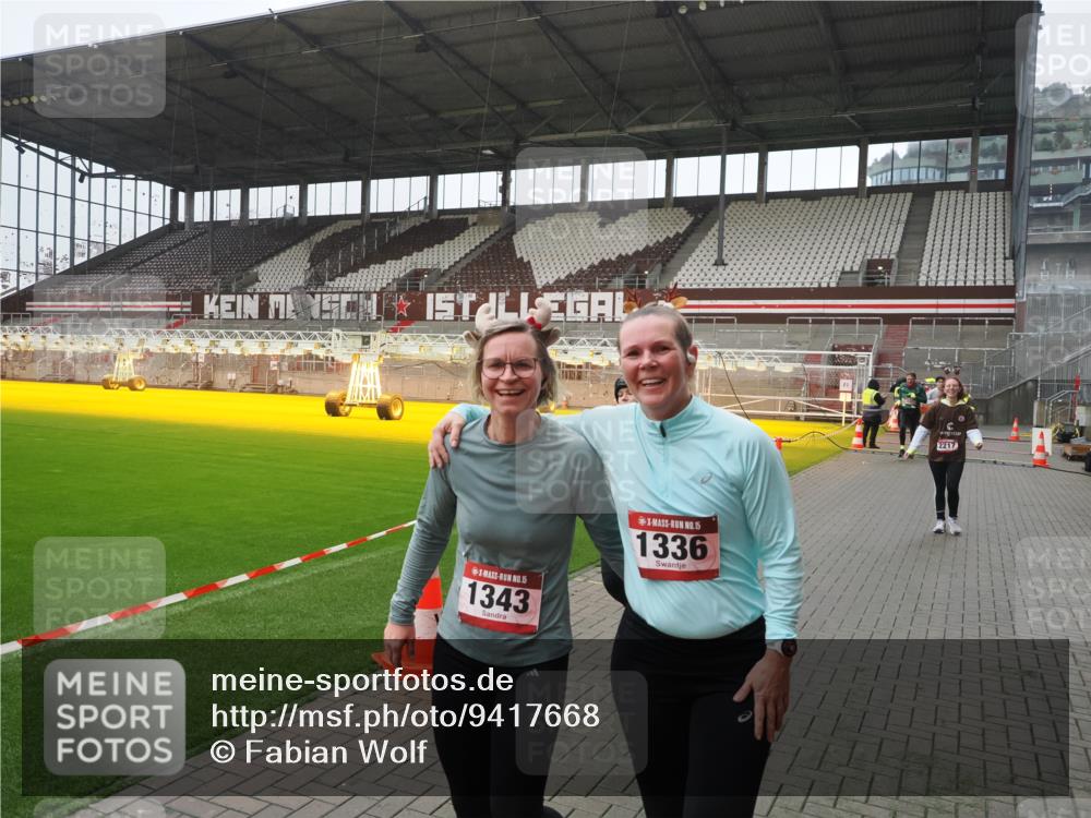 07.12.2025 - St. Pauli X-Mass-Run No. 15 Fabian Wolf http://msf.ph/oto/9417668 07.12.2025 11:19:47 Ziel 367, 373, 1336, 1343, 2217, 2581, 2771, 3075, 3160, 3822, 3823 meine-sportfotos.de