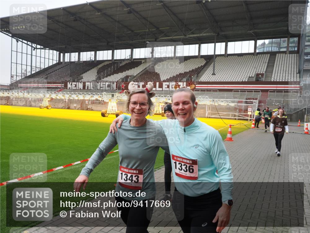 07.12.2025 - St. Pauli X-Mass-Run No. 15 Fabian Wolf http://msf.ph/oto/9417669 07.12.2025 11:19:47 Ziel 367, 373, 1336, 1343, 2217, 2581, 2771, 3075, 3160, 3822, 3823 meine-sportfotos.de