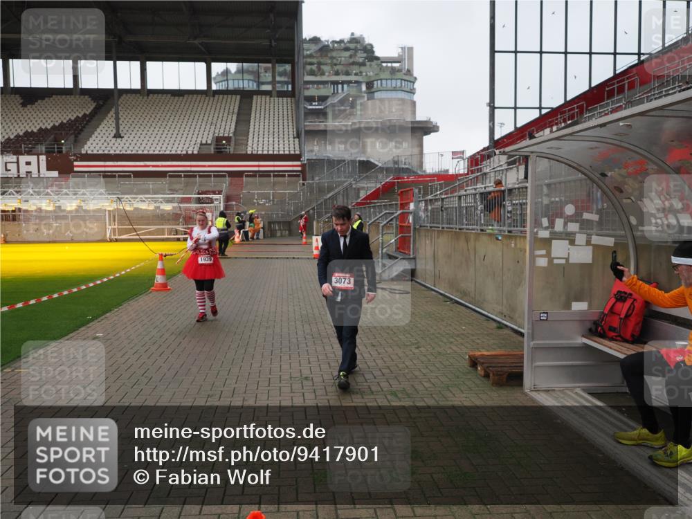07.12.2025 - St. Pauli X-Mass-Run No. 15 Fabian Wolf http://msf.ph/oto/9417901 07.12.2025 11:21:43 Ziel 1549, 1902, 1907, 1939, 2033, 2197, 2473, 2474 meine-sportfotos.de