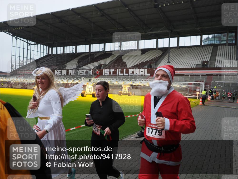 07.12.2025 - St. Pauli X-Mass-Run No. 15 Fabian Wolf http://msf.ph/oto/9417928 07.12.2025 11:21:57 Ziel 1284, 1297, 1775, 1779, 1904 meine-sportfotos.de