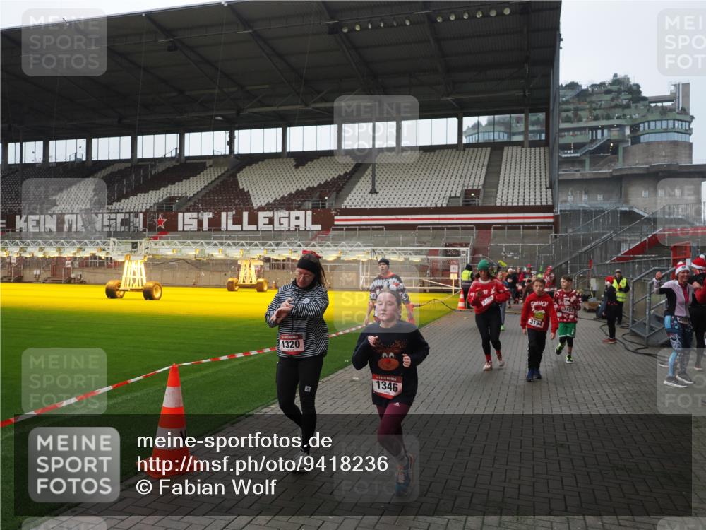 07.12.2025 - St. Pauli X-Mass-Run No. 15 Fabian Wolf http://msf.ph/oto/9418236 07.12.2025 11:24:44 Ziel 705, 1320, 1346, 1384, 1427, 1752, 2447, 2448, 2480, 2852, 2859, 2869, 3092, 3193, 3194, 3195, 3306, 4632 meine-sportfotos.de