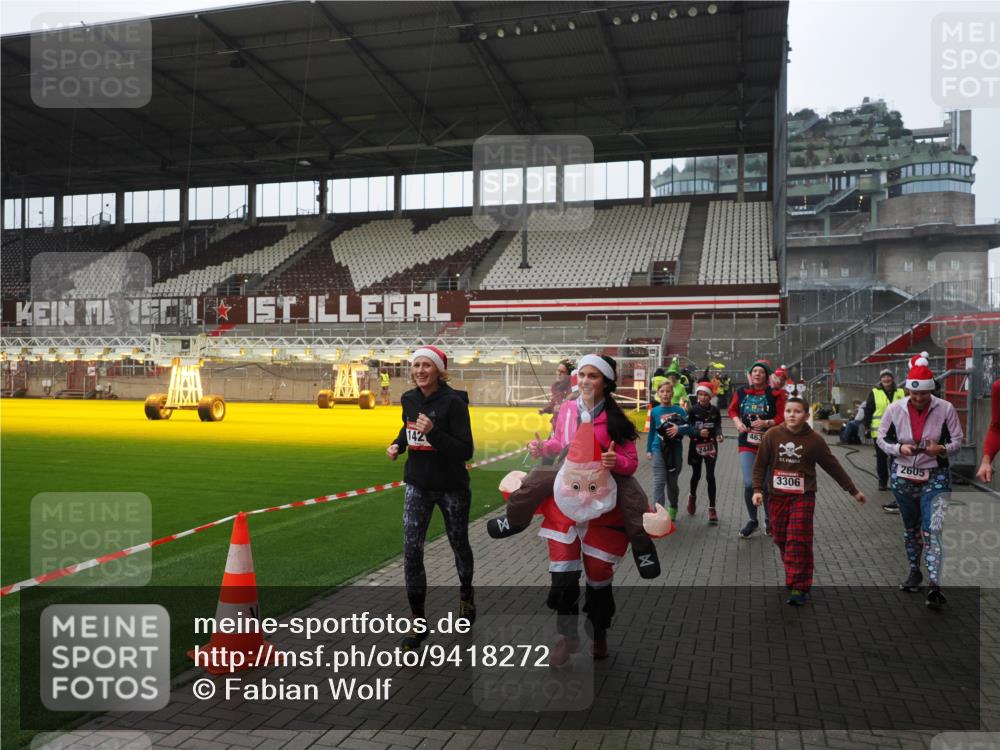 07.12.2025 - St. Pauli X-Mass-Run No. 15 Fabian Wolf http://msf.ph/oto/9418272 07.12.2025 11:24:51 Ziel 705, 1320, 1346, 1384, 1427, 1752, 2447, 2448, 2859, 2869, 3193, 3194, 3195, 3306, 3314, 4632 meine-sportfotos.de