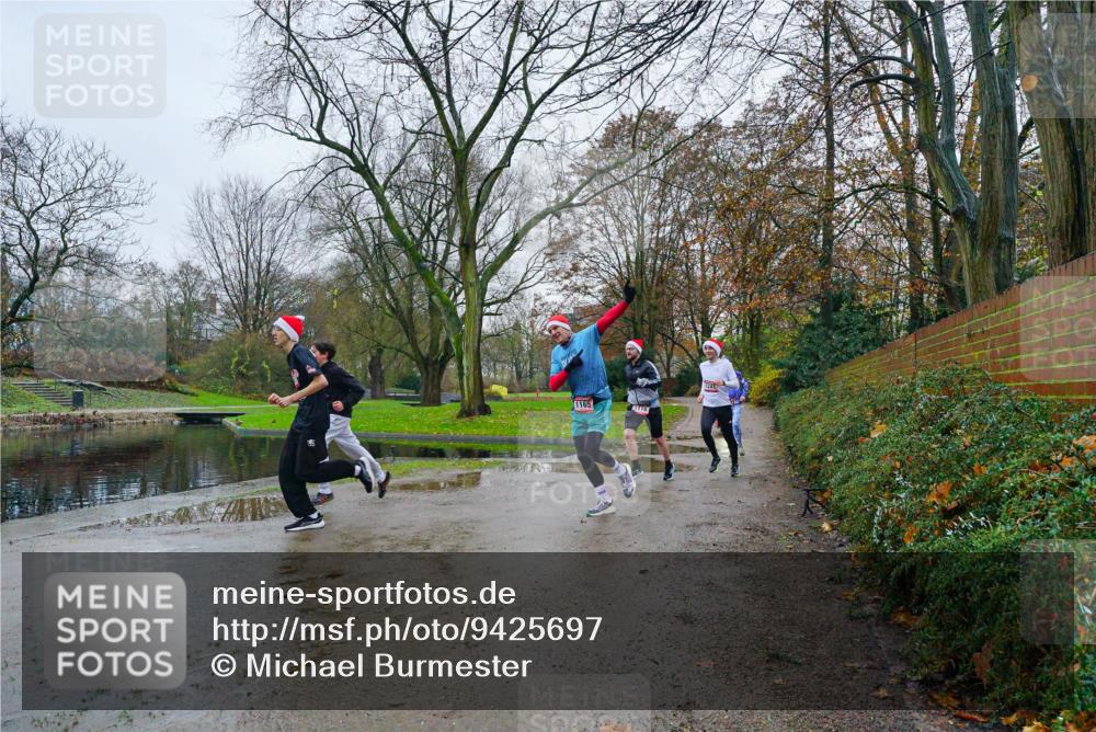 07.12.2025 - St. Pauli X-Mass-Run No. 15 Michael Burmester http://msf.ph/oto/9425697 07.12.2025 09:39:12 Laufen 1165, 1116, 124 meine-sportfotos.de