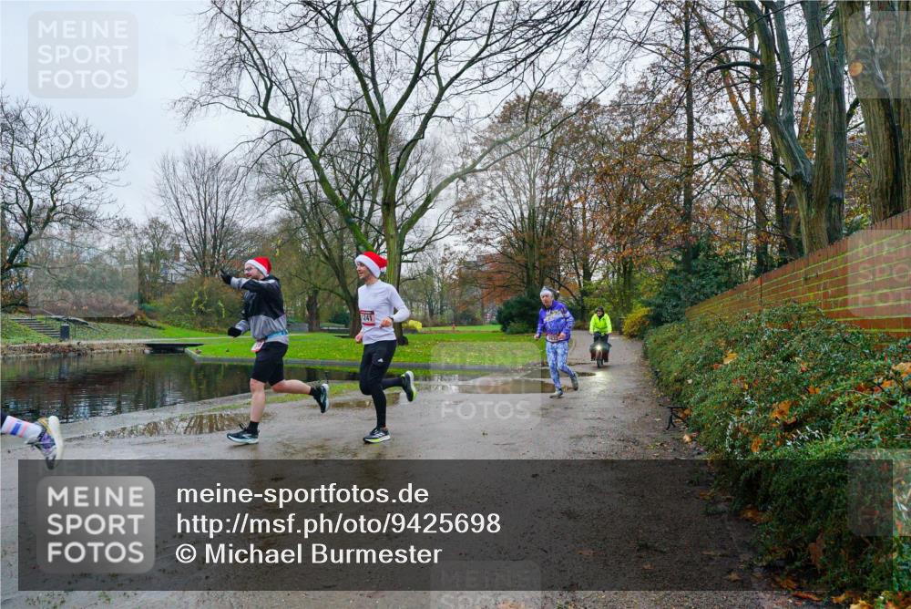 07.12.2025 - St. Pauli X-Mass-Run No. 15 Michael Burmester http://msf.ph/oto/9425698 07.12.2025 09:39:14 Laufen 1241 meine-sportfotos.de