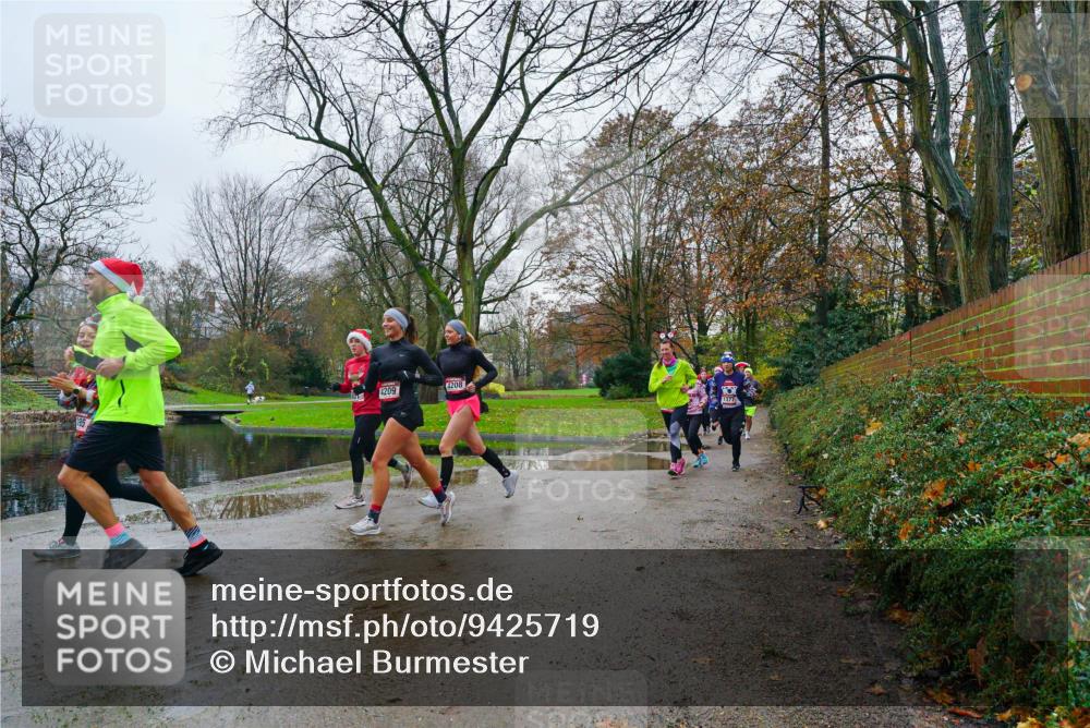 07.12.2025 - St. Pauli X-Mass-Run No. 15 Michael Burmester http://msf.ph/oto/9425719 07.12.2025 09:40:10 Laufen 4209, 4208, 1377 meine-sportfotos.de