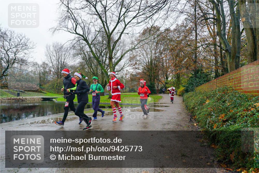 07.12.2025 - St. Pauli X-Mass-Run No. 15 Michael Burmester http://msf.ph/oto/9425773 07.12.2025 09:41:38 Laufen 304, 4465 meine-sportfotos.de