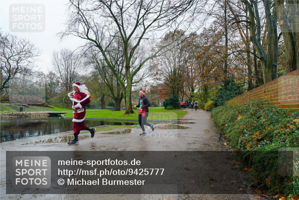 07.12.2025 - St. Pauli X-Mass-Run No. 15 Michael Burmester http://msf.ph/oto/9425777 07.12.2025 09:41:43 Laufen 2908 meine-sportfotos.de