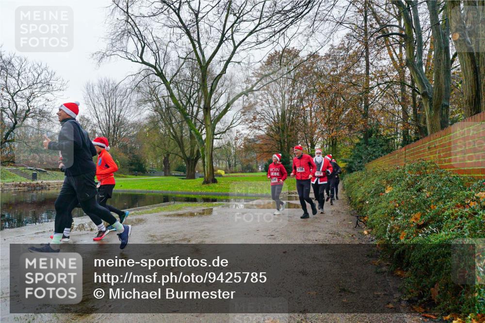 07.12.2025 - St. Pauli X-Mass-Run No. 15 Michael Burmester http://msf.ph/oto/9425785 07.12.2025 09:42:04 Laufen 3198, 113, 3340 meine-sportfotos.de
