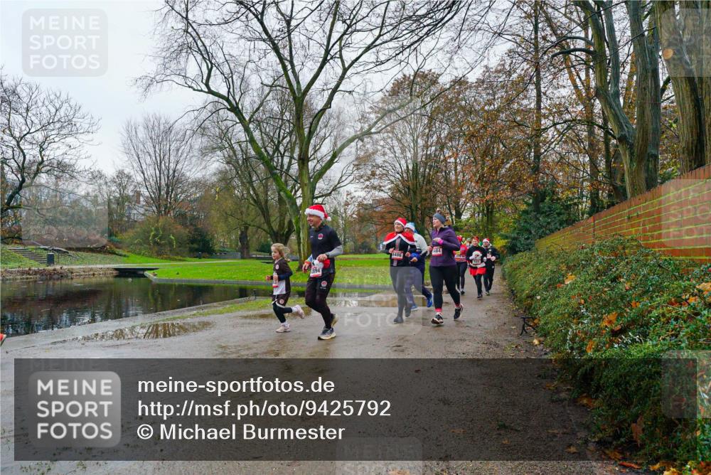 07.12.2025 - St. Pauli X-Mass-Run No. 15 Michael Burmester http://msf.ph/oto/9425792 07.12.2025 09:42:16 Laufen 894, 1484 meine-sportfotos.de