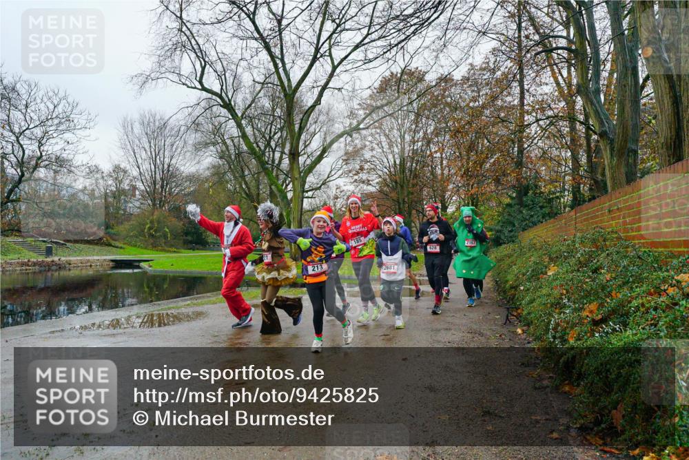 07.12.2025 - St. Pauli X-Mass-Run No. 15 Michael Burmester http://msf.ph/oto/9425825 07.12.2025 09:43:00 Laufen 213, 185, 2681, 628, 2167 meine-sportfotos.de