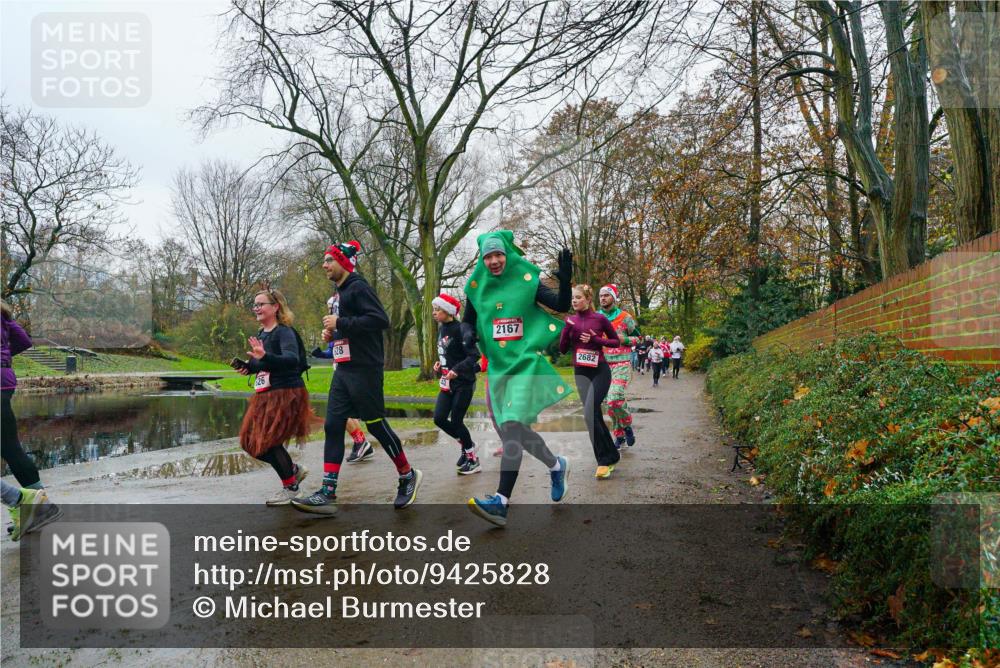 07.12.2025 - St. Pauli X-Mass-Run No. 15 Michael Burmester http://msf.ph/oto/9425828 07.12.2025 09:43:02 Laufen 26, 628, 2167, 2682 meine-sportfotos.de
