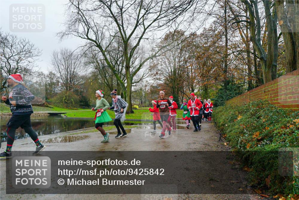 07.12.2025 - St. Pauli X-Mass-Run No. 15 Michael Burmester http://msf.ph/oto/9425842 07.12.2025 09:43:19 Laufen 709, 3233, 2112 meine-sportfotos.de