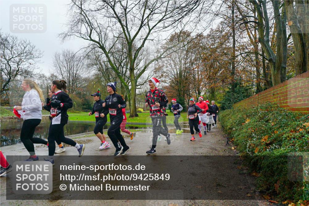 07.12.2025 - St. Pauli X-Mass-Run No. 15 Michael Burmester http://msf.ph/oto/9425849 07.12.2025 09:43:25 Laufen 1887, 394, 1892, 1222, 1215 meine-sportfotos.de