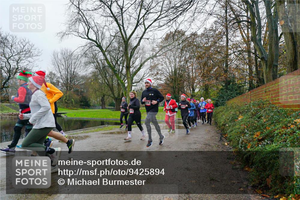 07.12.2025 - St. Pauli X-Mass-Run No. 15 Michael Burmester http://msf.ph/oto/9425894 07.12.2025 09:44:07 Laufen 970, 4239, 3891, 1712 meine-sportfotos.de