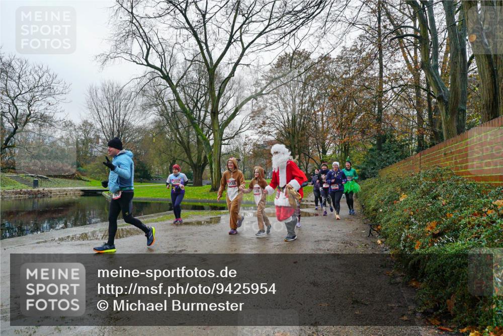 07.12.2025 - St. Pauli X-Mass-Run No. 15 Michael Burmester http://msf.ph/oto/9425954 07.12.2025 09:45:05 Laufen 1148, 149 meine-sportfotos.de