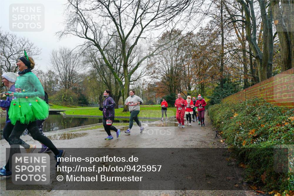 07.12.2025 - St. Pauli X-Mass-Run No. 15 Michael Burmester http://msf.ph/oto/9425957 07.12.2025 09:45:09 Laufen 1044 meine-sportfotos.de