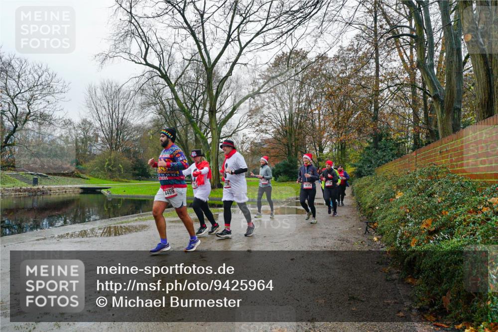 07.12.2025 - St. Pauli X-Mass-Run No. 15 Michael Burmester http://msf.ph/oto/9425964 07.12.2025 09:45:15 Laufen 3932, 4459, 3935, 4735 meine-sportfotos.de