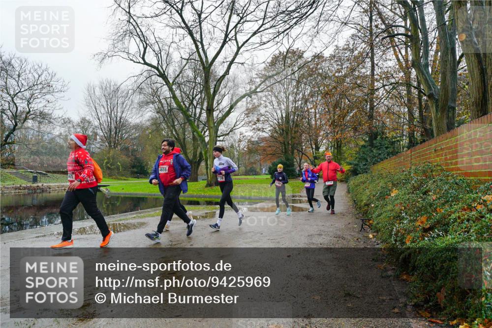07.12.2025 - St. Pauli X-Mass-Run No. 15 Michael Burmester http://msf.ph/oto/9425969 07.12.2025 09:45:19 Laufen 4659, 739, 4734 meine-sportfotos.de
