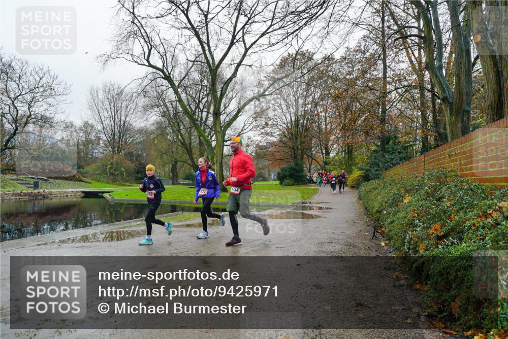 07.12.2025 - St. Pauli X-Mass-Run No. 15 Michael Burmester http://msf.ph/oto/9425971 07.12.2025 09:45:21 Laufen 140, 137, 4734 meine-sportfotos.de