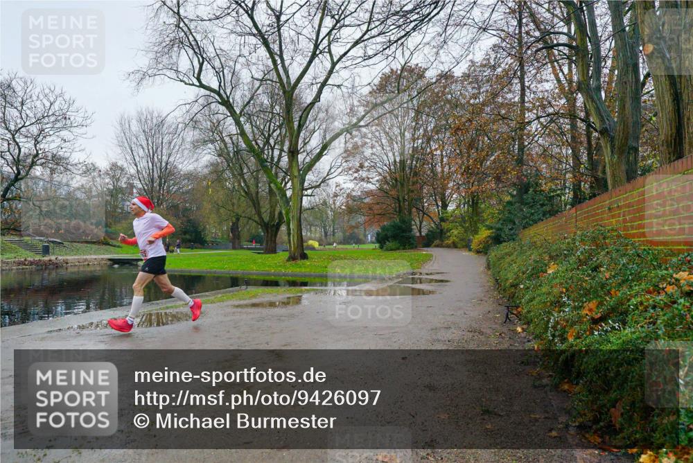 07.12.2025 - St. Pauli X-Mass-Run No. 15 Michael Burmester http://msf.ph/oto/9426097 07.12.2025 09:57:42 Laufen  meine-sportfotos.de