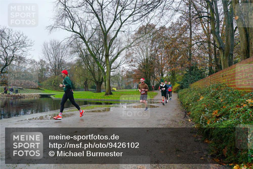 07.12.2025 - St. Pauli X-Mass-Run No. 15 Michael Burmester http://msf.ph/oto/9426102 07.12.2025 09:58:13 Laufen 3481 meine-sportfotos.de