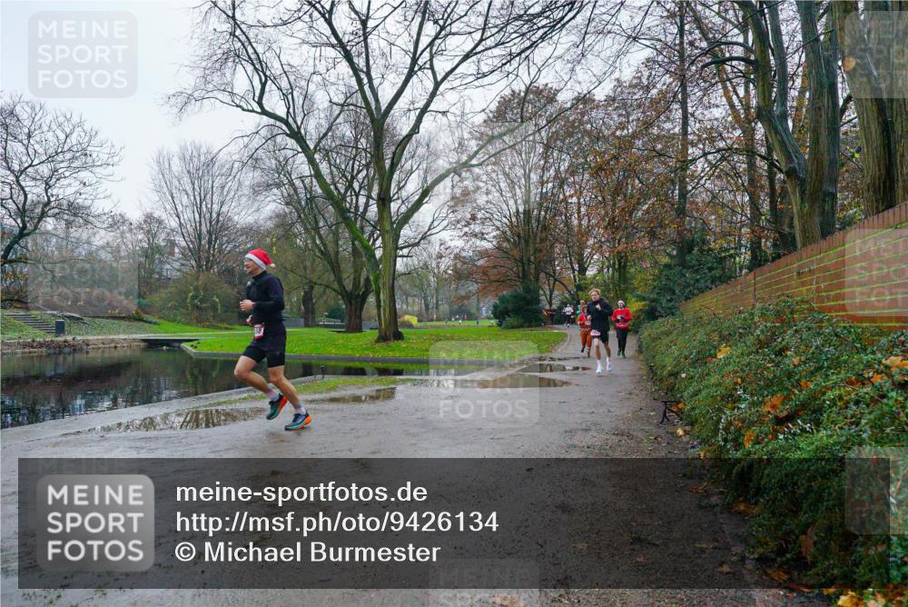 07.12.2025 - St. Pauli X-Mass-Run No. 15 Michael Burmester http://msf.ph/oto/9426134 07.12.2025 09:59:38 Laufen  meine-sportfotos.de