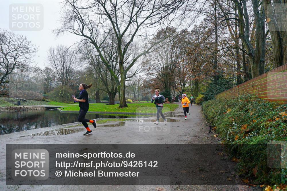 07.12.2025 - St. Pauli X-Mass-Run No. 15 Michael Burmester http://msf.ph/oto/9426142 07.12.2025 09:59:54 Laufen 4490 meine-sportfotos.de