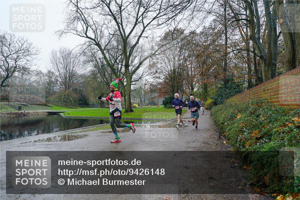 07.12.2025 - St. Pauli X-Mass-Run No. 15 Michael Burmester http://msf.ph/oto/9426148 07.12.2025 10:00:04 Laufen 4547 meine-sportfotos.de