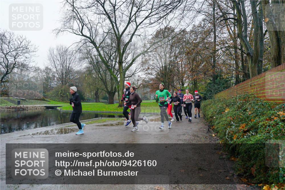 07.12.2025 - St. Pauli X-Mass-Run No. 15 Michael Burmester http://msf.ph/oto/9426160 07.12.2025 10:00:33 Laufen 4330, 256, 1386 meine-sportfotos.de