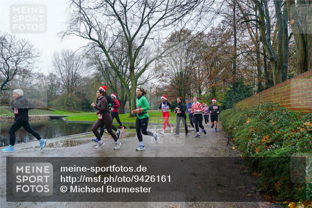 07.12.2025 - St. Pauli X-Mass-Run No. 15 Michael Burmester http://msf.ph/oto/9426161 07.12.2025 10:00:34 Laufen 37 meine-sportfotos.de