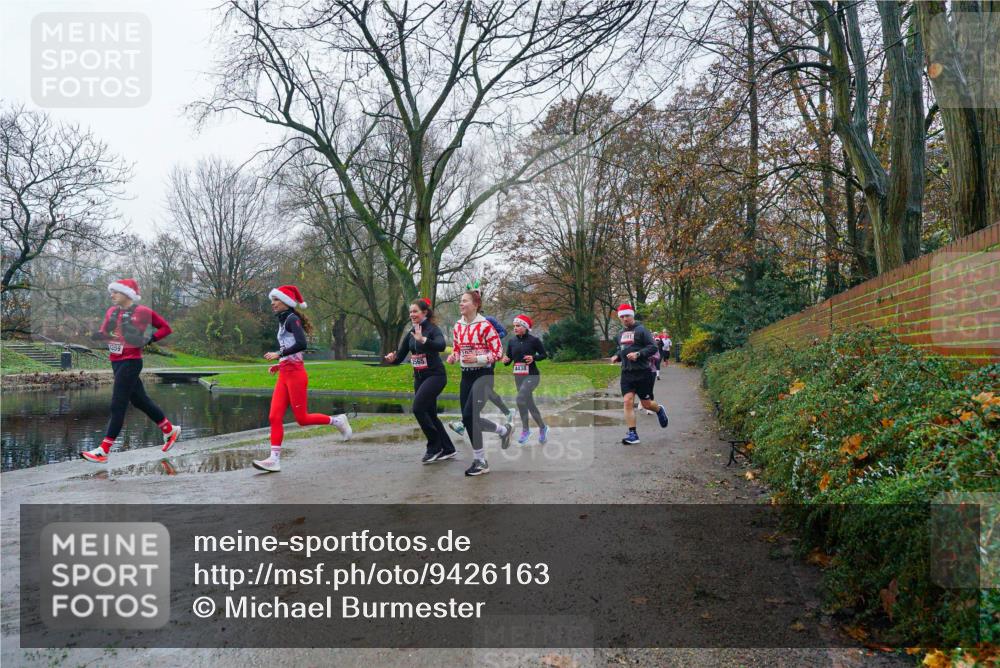 07.12.2025 - St. Pauli X-Mass-Run No. 15 Michael Burmester http://msf.ph/oto/9426163 07.12.2025 10:00:35 Laufen 359, 2565, 4438 meine-sportfotos.de
