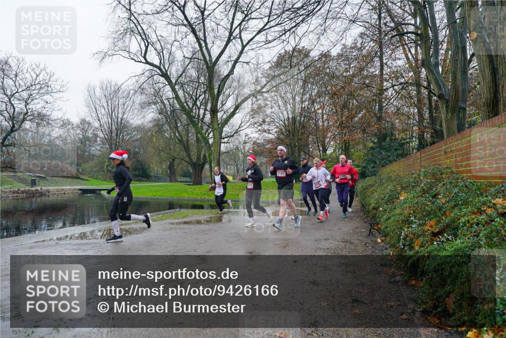 07.12.2025 - St. Pauli X-Mass-Run No. 15 Michael Burmester http://msf.ph/oto/9426166 07.12.2025 10:00:43 Laufen 3473, 2187, 2185 meine-sportfotos.de