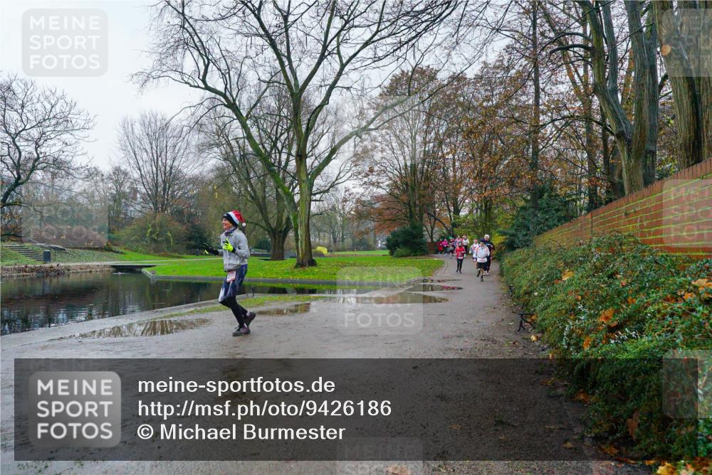 07.12.2025 - St. Pauli X-Mass-Run No. 15 Michael Burmester http://msf.ph/oto/9426186 07.12.2025 10:01:11 Laufen  meine-sportfotos.de