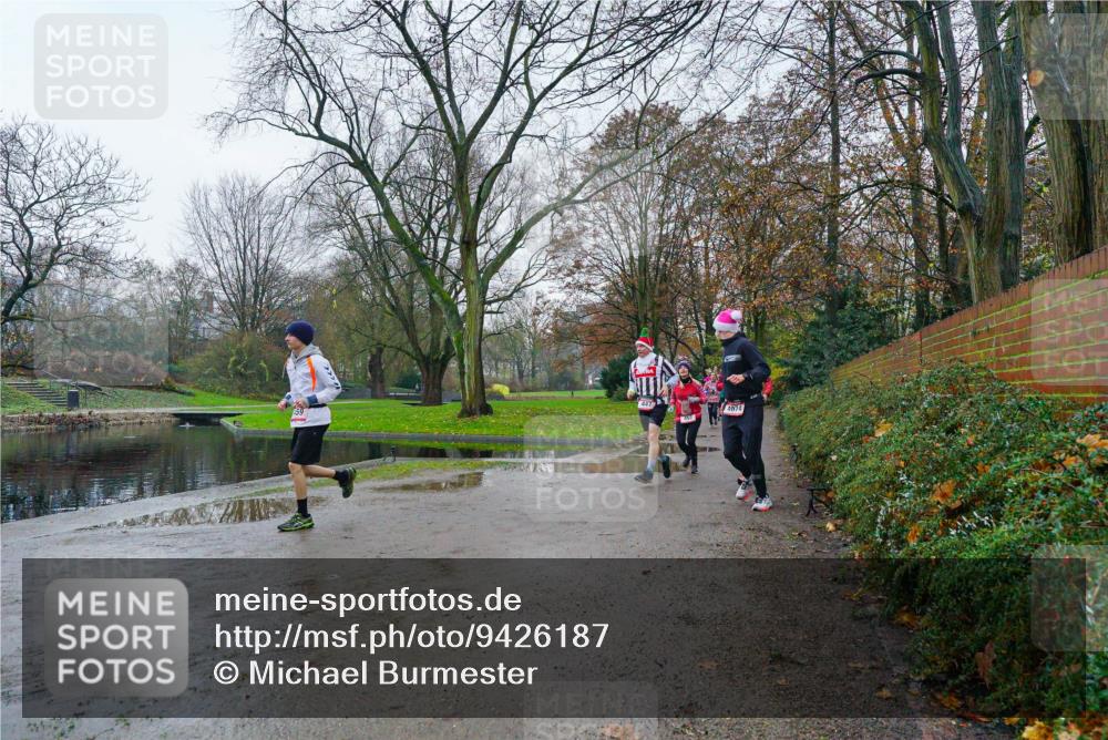 07.12.2025 - St. Pauli X-Mass-Run No. 15 Michael Burmester http://msf.ph/oto/9426187 07.12.2025 10:01:16 Laufen 4074 meine-sportfotos.de
