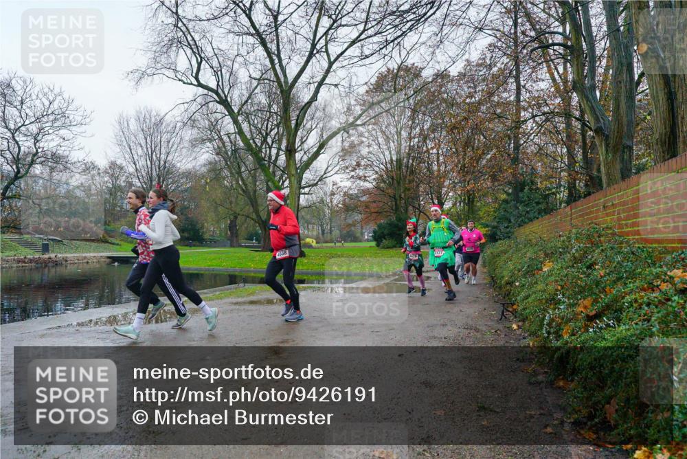 07.12.2025 - St. Pauli X-Mass-Run No. 15 Michael Burmester http://msf.ph/oto/9426191 07.12.2025 10:01:23 Laufen 38, 4127 meine-sportfotos.de
