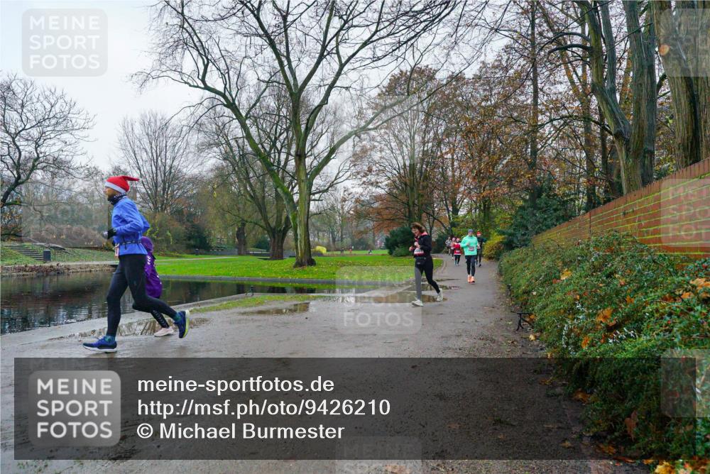 07.12.2025 - St. Pauli X-Mass-Run No. 15 Michael Burmester http://msf.ph/oto/9426210 07.12.2025 10:01:51 Laufen  meine-sportfotos.de