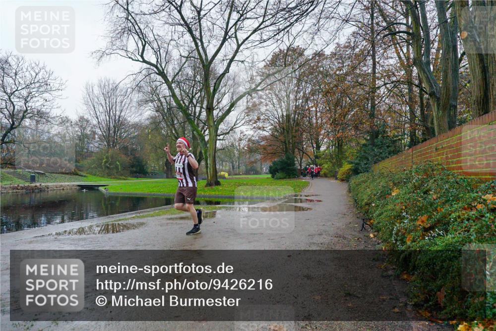 07.12.2025 - St. Pauli X-Mass-Run No. 15 Michael Burmester http://msf.ph/oto/9426216 07.12.2025 10:02:06 Laufen  meine-sportfotos.de