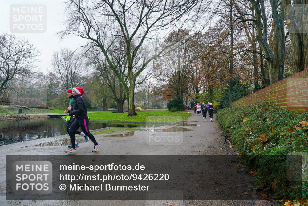 07.12.2025 - St. Pauli X-Mass-Run No. 15 Michael Burmester http://msf.ph/oto/9426220 07.12.2025 10:02:23 Laufen  meine-sportfotos.de