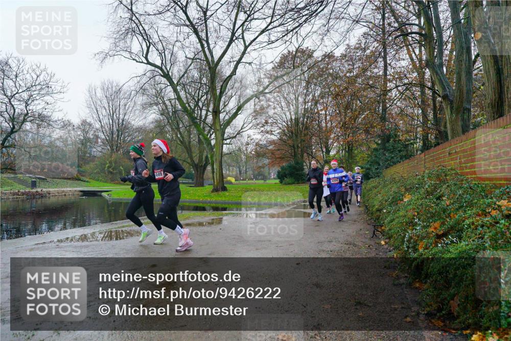 07.12.2025 - St. Pauli X-Mass-Run No. 15 Michael Burmester http://msf.ph/oto/9426222 07.12.2025 10:02:29 Laufen 4549, 4204 meine-sportfotos.de