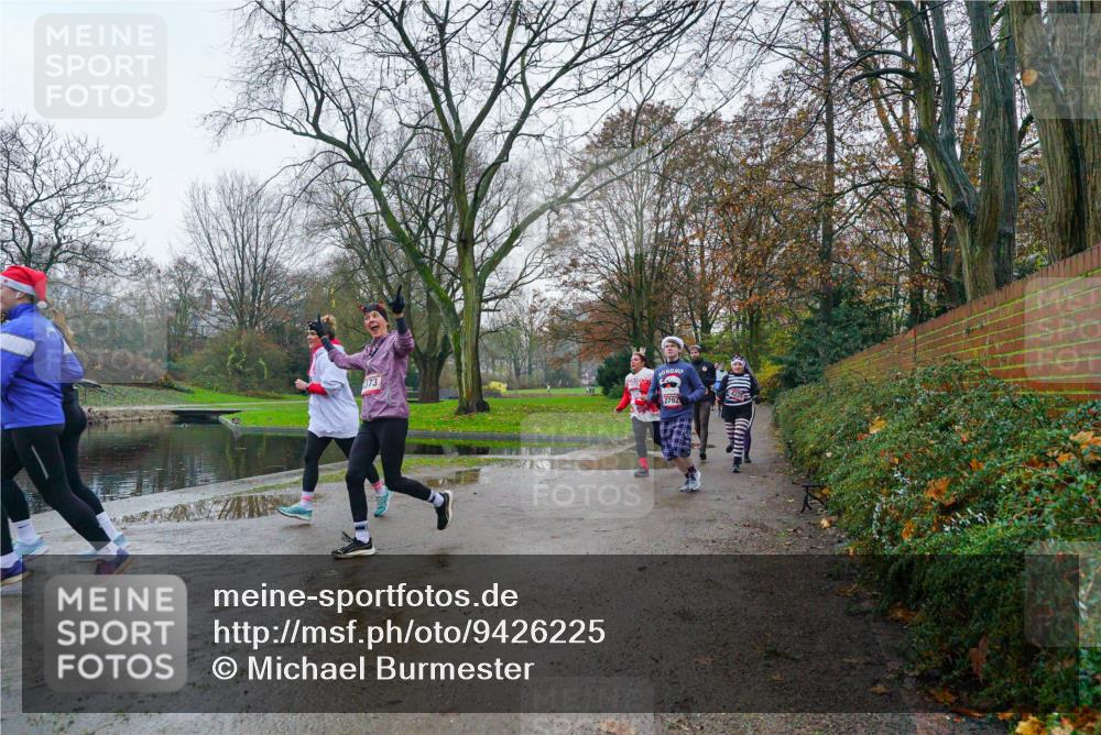 07.12.2025 - St. Pauli X-Mass-Run No. 15 Michael Burmester http://msf.ph/oto/9426225 07.12.2025 10:02:31 Laufen  meine-sportfotos.de