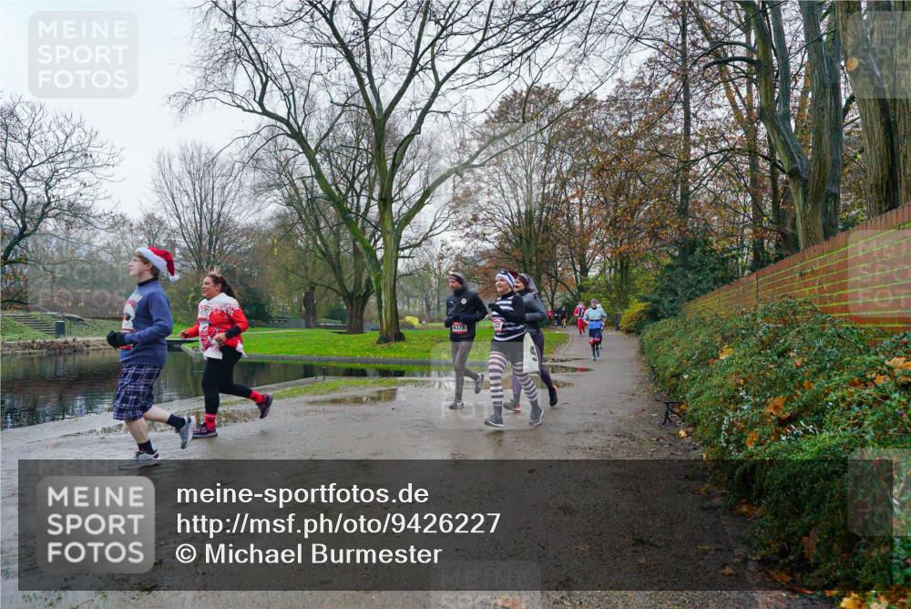 07.12.2025 - St. Pauli X-Mass-Run No. 15 Michael Burmester http://msf.ph/oto/9426227 07.12.2025 10:02:33 Laufen 4378 meine-sportfotos.de