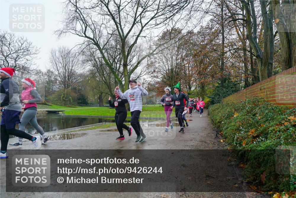 07.12.2025 - St. Pauli X-Mass-Run No. 15 Michael Burmester http://msf.ph/oto/9426244 07.12.2025 10:03:05 Laufen 3940, 1396, 46, 1510 meine-sportfotos.de