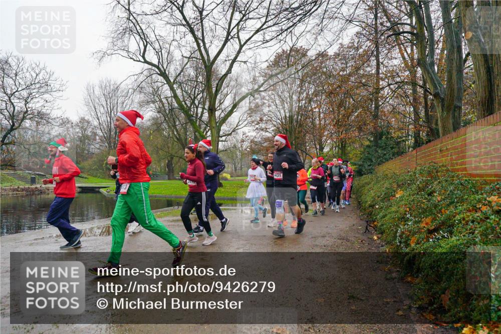 07.12.2025 - St. Pauli X-Mass-Run No. 15 Michael Burmester http://msf.ph/oto/9426279 07.12.2025 10:03:34 Laufen 13, 4431 meine-sportfotos.de