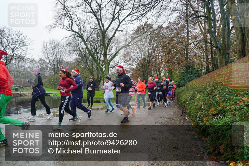 07.12.2025 - St. Pauli X-Mass-Run No. 15 Michael Burmester http://msf.ph/oto/9426280 07.12.2025 10:03:35 Laufen 4538, 4431, 2001 meine-sportfotos.de