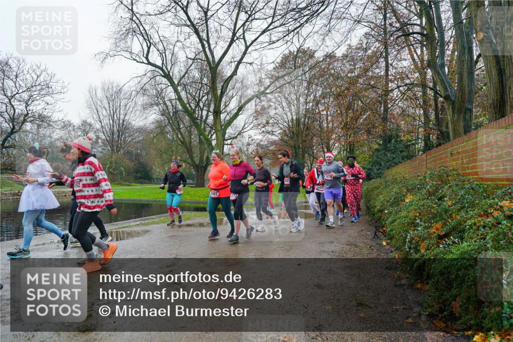 07.12.2025 - St. Pauli X-Mass-Run No. 15 Michael Burmester http://msf.ph/oto/9426283 07.12.2025 10:03:36 Laufen 2001, 1373, 292, 2634, 3079 meine-sportfotos.de