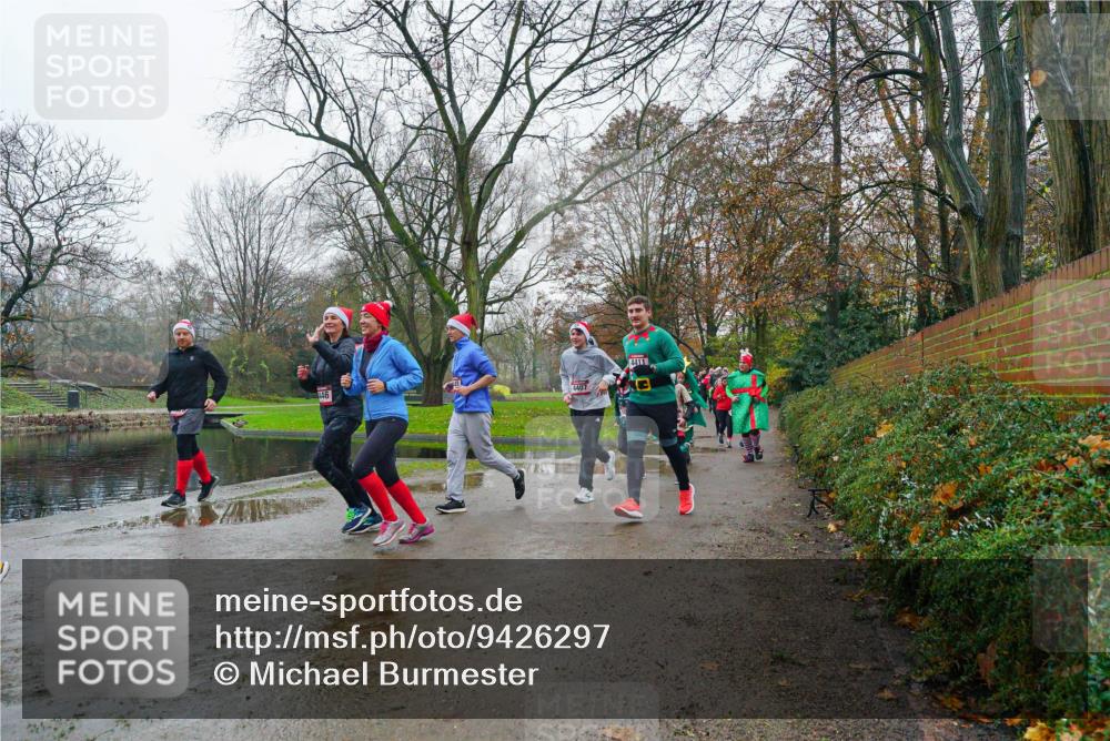 07.12.2025 - St. Pauli X-Mass-Run No. 15 Michael Burmester http://msf.ph/oto/9426297 07.12.2025 10:03:47 Laufen  meine-sportfotos.de