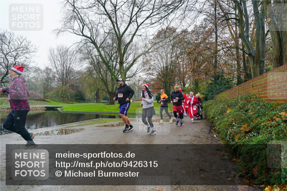 07.12.2025 - St. Pauli X-Mass-Run No. 15 Michael Burmester http://msf.ph/oto/9426315 07.12.2025 10:04:03 Laufen 4531 meine-sportfotos.de